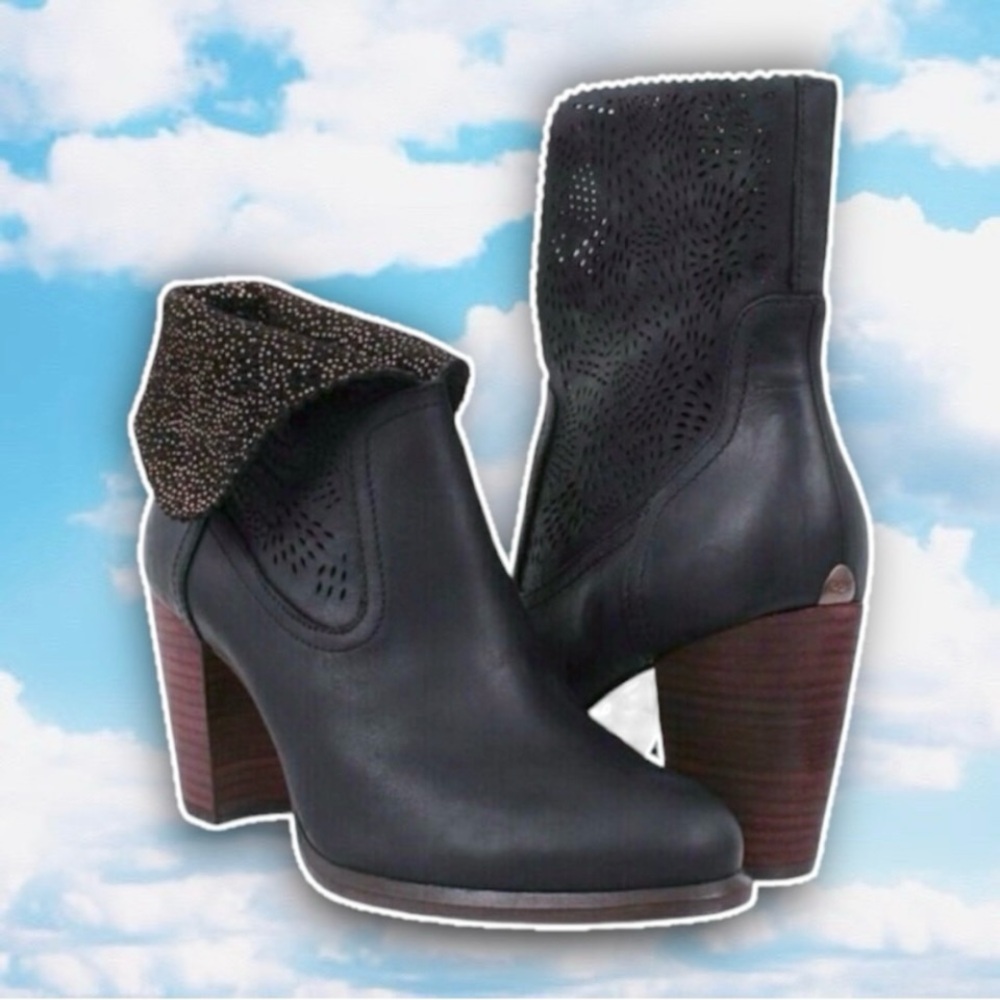 UGG Thames Seaweed Perforated Ankle Boots Cutout Oiled Leather Boho Biker Witchy